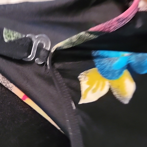 Sun Streak Newport News Black w/Floral Print Swimsuit 18W lined mid section - Picture 7 of 11